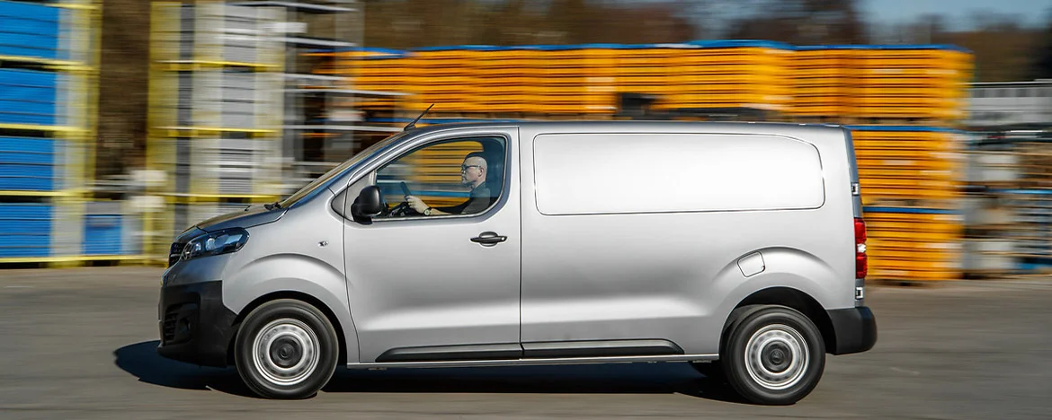 Vauxhall Vivaro vs Renault Trafic | Vanparison